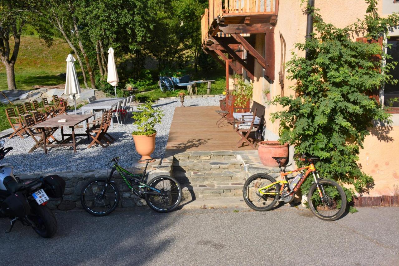 Gite-Auberge De Montvilliers Ем Екстериор снимка