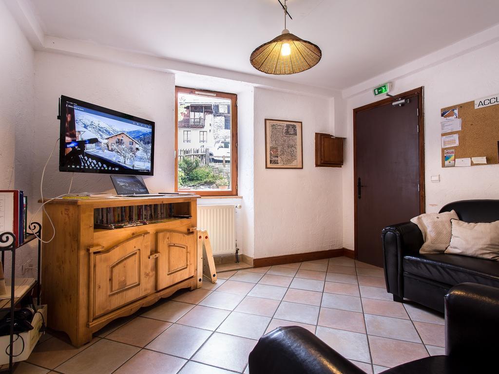 Gite-Auberge De Montvilliers Ем Екстериор снимка