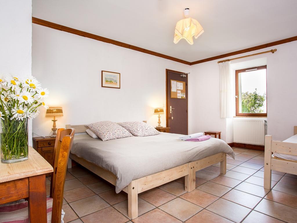 Gite-Auberge De Montvilliers Ем Екстериор снимка